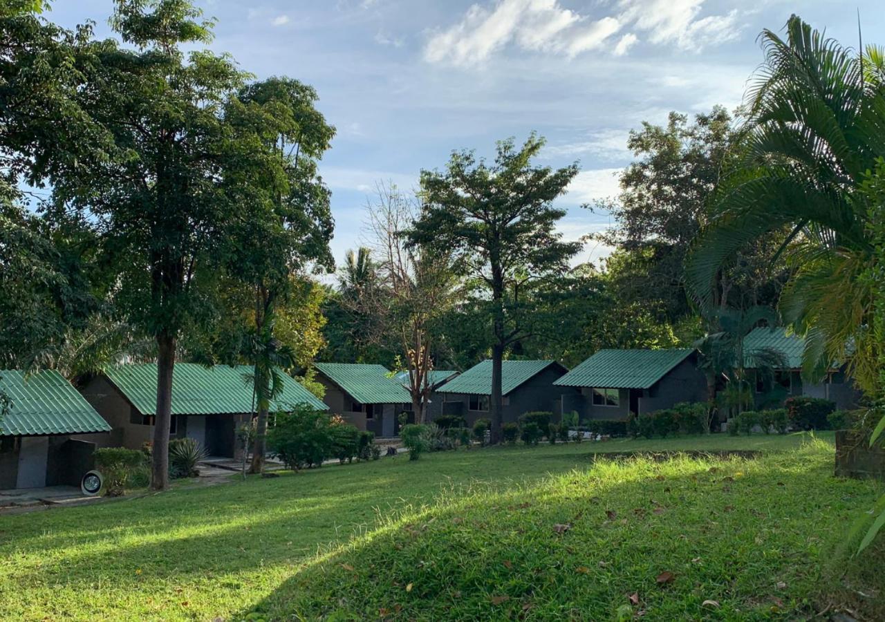 Siam Flora Resort Koh Lanta Exterior foto