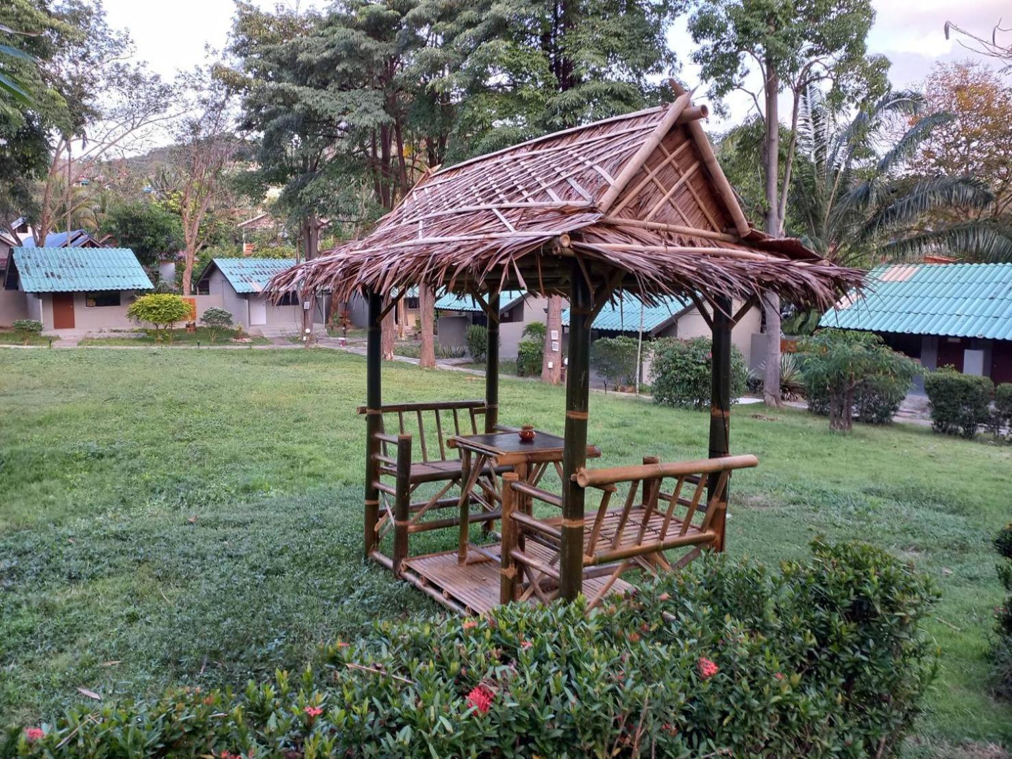 Siam Flora Resort Koh Lanta Exterior foto